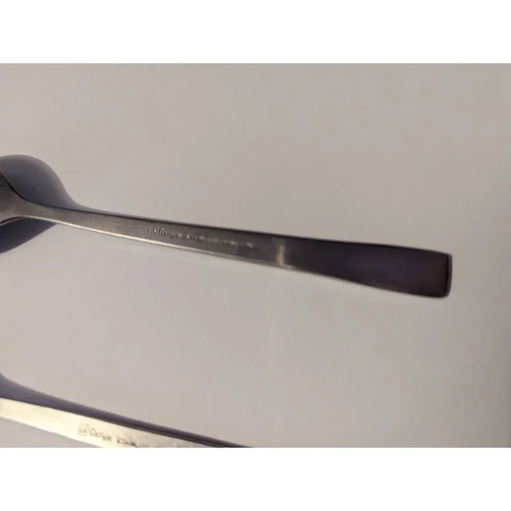 VTG CARLYLE Hong Kong stainless cameo pattern lot 2 teaspoons replacement‎